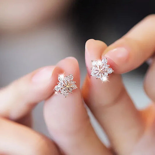 Fashion Lady Creative Diamond Flower Earrings White Snowflake Earrings Engagement Earrings for Women Flower Jewelry Lovely Lady Snowflake Accessories Birthday Anniversary Gift