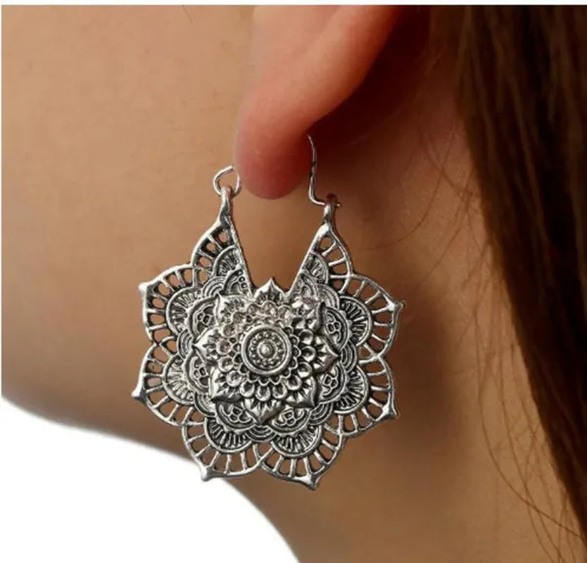 2023 new vintage fashion ladies bohemian 925 silver petal heart-shaped metal totem earrings earrings large hoop earrings glamorous bridal wedding engagement earrings anniversary birthday party gift jewelry 1 pair
