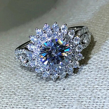 Exquisite White Sapphire Diamond Rings for Women Fashion 925 Sterling Silver Jewelry Charming Female Birthday Party Engagement Anniversary Gift for Girlfriend Bride Wedding Accessories Dazzling Ring Size 4-12 Bague Femme