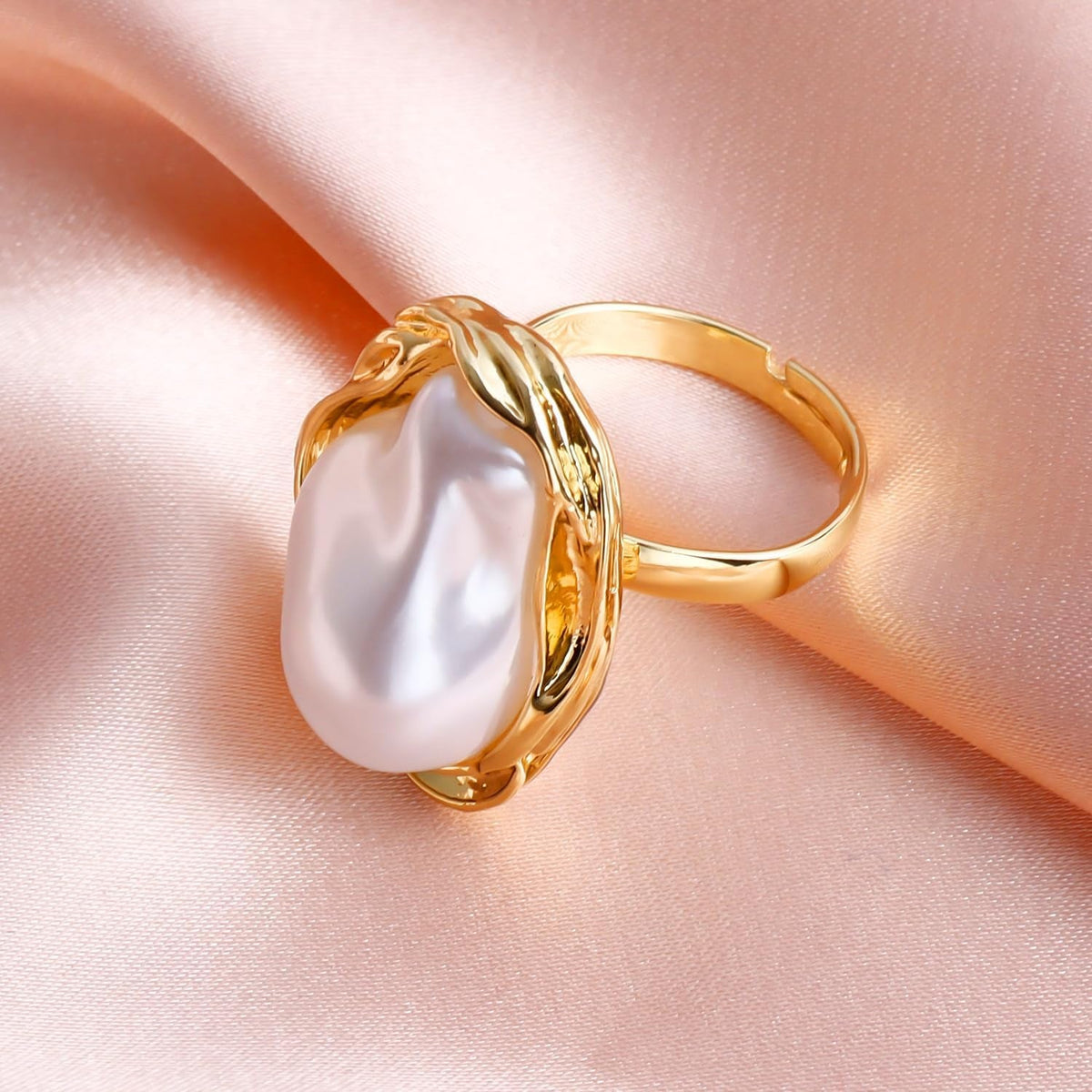 Baroque Pearl Ring for Women - Adjustable Irregularity Statement Ring - Vintage White Big Faux Pearl Finger Ring - Fashion Wedding Jewelry