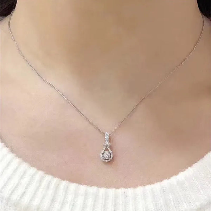 Exquisite and Fashion Ladies Clavicle Necklace 925 Silver Pave Setting Diamond Moissanite Necklace Bridal Engagement Wedding Accessories
