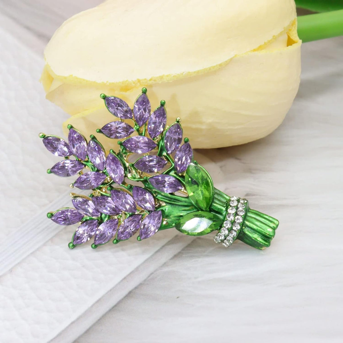 Lavender Flower Brooch Crystal Rhinestone Tulip Brooch Elegant Accessories Jewelry Women Brooches and Pins Fashion Jewelry Wedding Flowers Lapel Pin