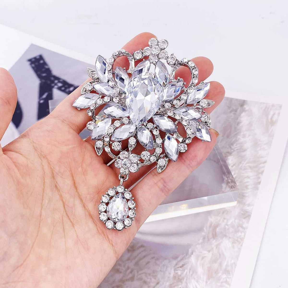 Wedding Bridal Big Brown Crystal Rhinestone Bouquet Brooch Pin for Women Golden Tone
