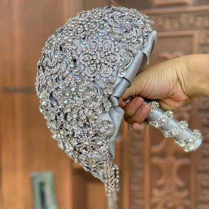 18CM High-end Luxury Full Diamond Bridal Bouquet Silver Rhinestone Brooch Tassel Wedding Flower Bouquet Handmade Bridesmaid Holding Flowers