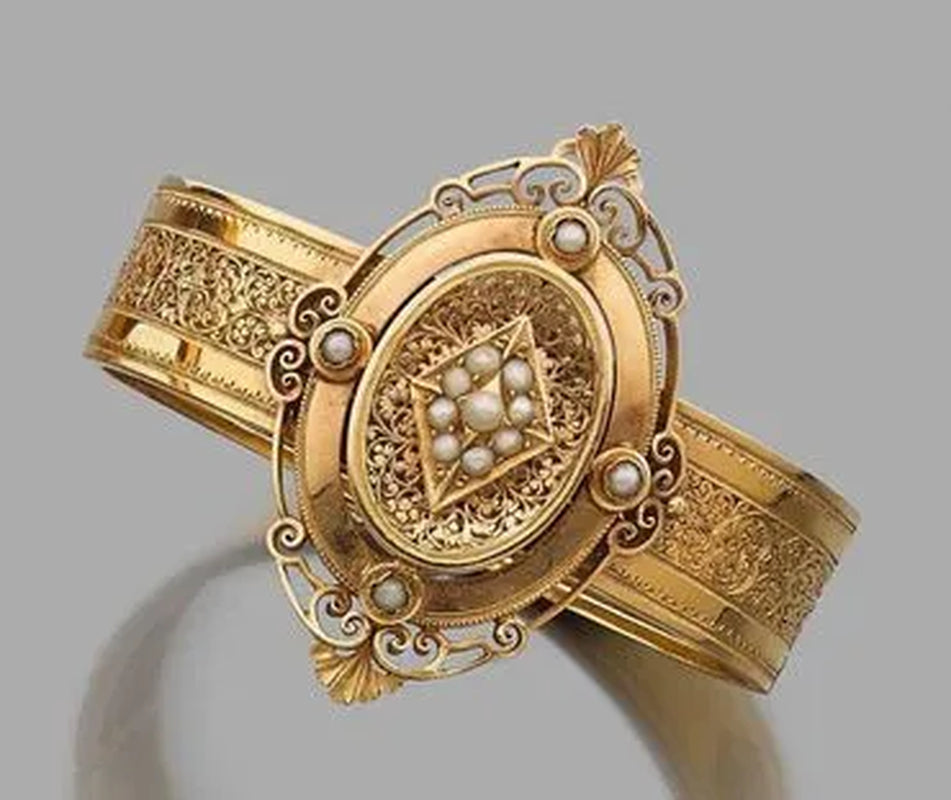Fashion Elegant Women White Cubic Zirconia Flower Pattern Ring Exquisite Yellow Color Engagement Ring Wedding Party Jewelry Size 5-11