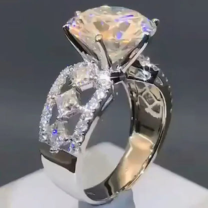 Luxury Fashion Female Jewelry 6ct Diamond Ring Natural Gemstone White Sapphire Birthstone 925 Sterling Silver Bride Engagement Wedding Ring