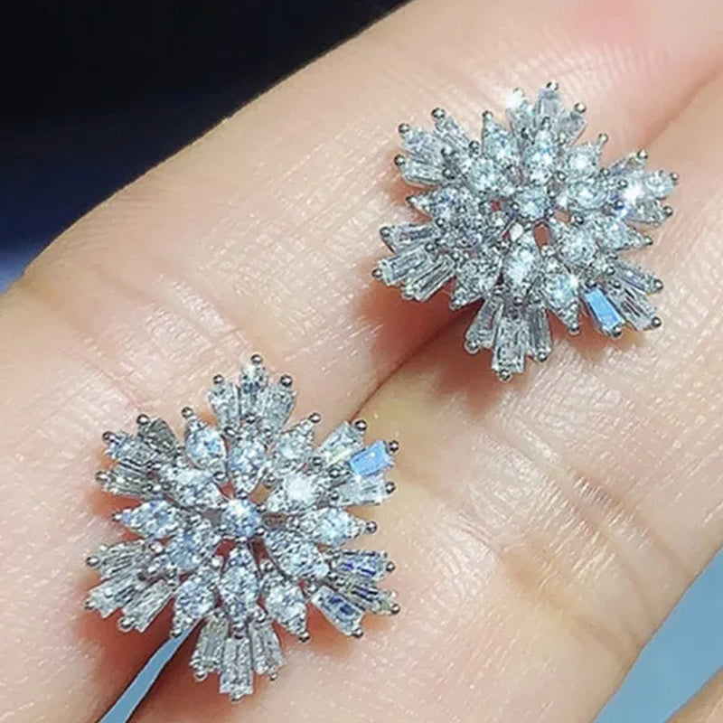 Women Exquisite Snowflake Earrings Silver Plated Crystal Stud Earrings Winter Christmas Gifts Party Bridal Jewelry