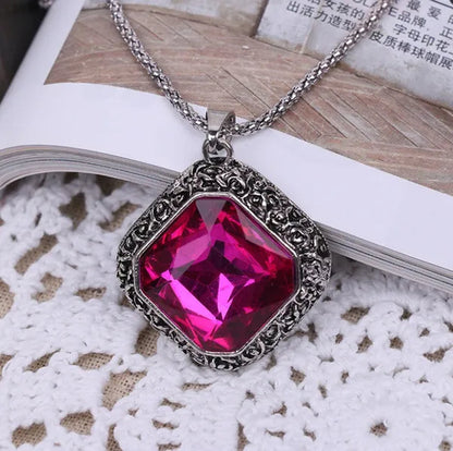 Hot Fashion New Ocean Heart Red Gem Pendant Love Box Necklace Heart-shaped Clavicle Chain Ruby Jewelry Ladies Gift  Women  Party