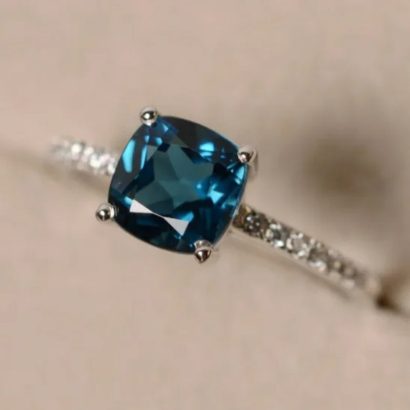 Luxuriant noble Sapphire /Peacock blue/Emerald /Aquamarine Ring  Silver Jewelry  Engagement ring