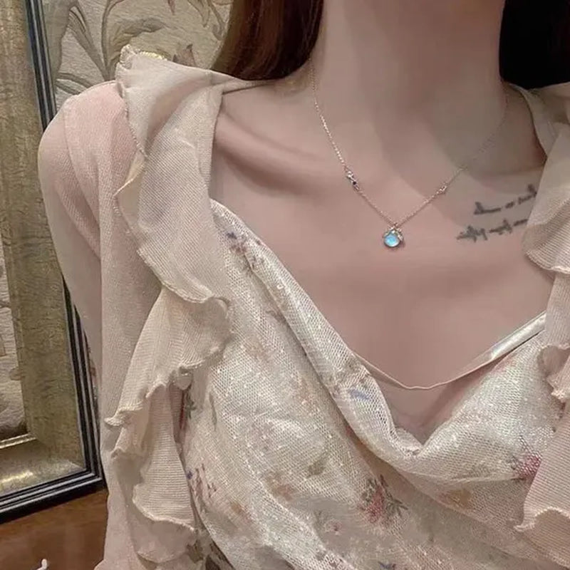 Retro Luxury Alloy Firefly Moonlight Pendant Necklace Charm  Lightning Bug Animal Necklaces for Women Romantic Wedding Bridal Clavicle Chain Necklace