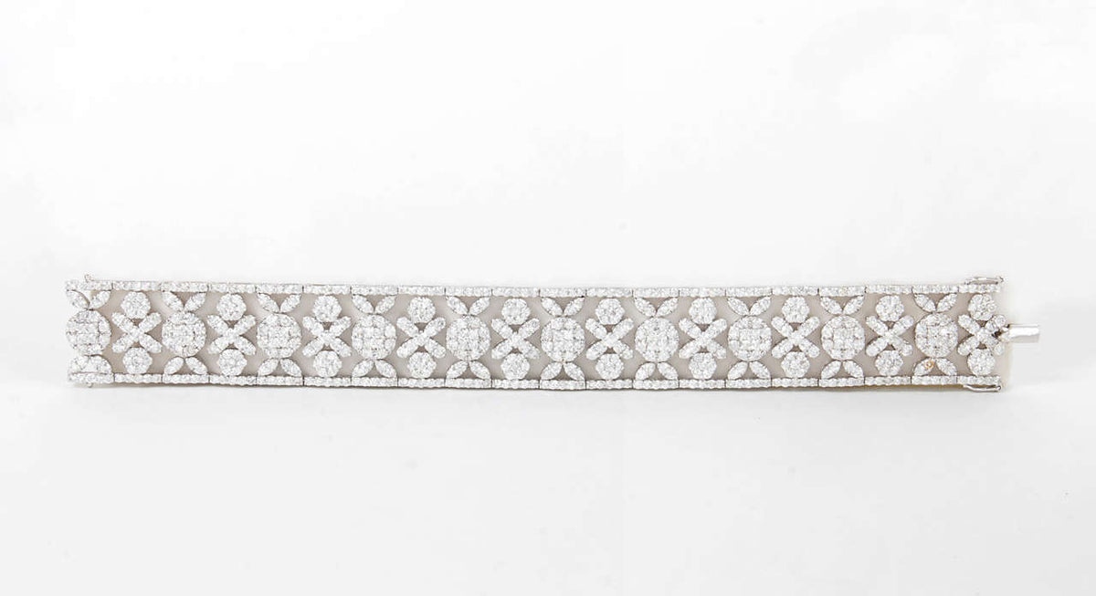 https://a.1stdibscdn.com/wide-diamond-bracelet-for-sale-picture-3/j_415/j_111583621608826687535/IMG_8962.jpg