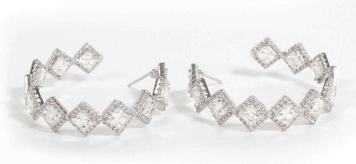 https://a.1stdibscdn.com/archivesE/jewelry/1stdibs/051514/DiamondScene_CC_DM//08/IMG_5708.jpg