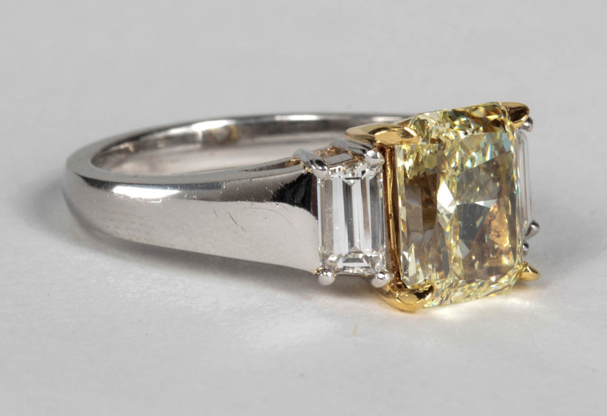 Unique GIA 2.86ct Fancy Light Yellow Radiant Diamond Platinum Engagement Ring