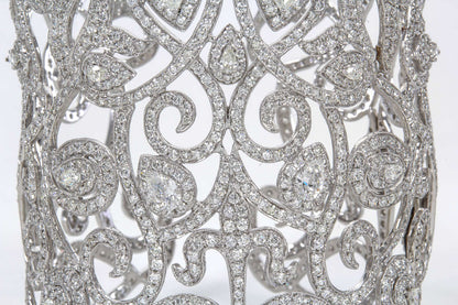 https://a.1stdibscdn.com/archivesE/jewelry/1stdibs/031815/DiamondScene_CC_DM//04/B.jpg