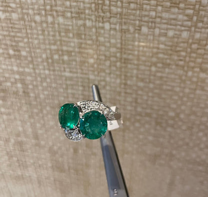 https://a.1stdibscdn.com/circa-1950s-emerald-and-diamond-ring-set-in-platinum-for-sale-picture-3/j_415/j_1127971664907611890/54DCC95B_04E1_497E_A27D_06CA26952273_master.jpeg