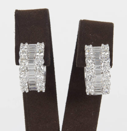 https://a.1stdibscdn.com/round-and-baguette-diamond-gold-huggie-hoop-earrings-for-sale-picture-3/j_415/j_108071121605212596261/IMG_1550_master.jpg