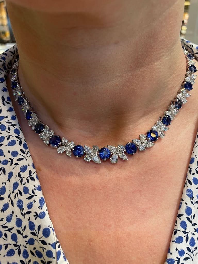 Exquisite 38 Carat Blue Sapphire and Diamond Platinum Choker Necklace