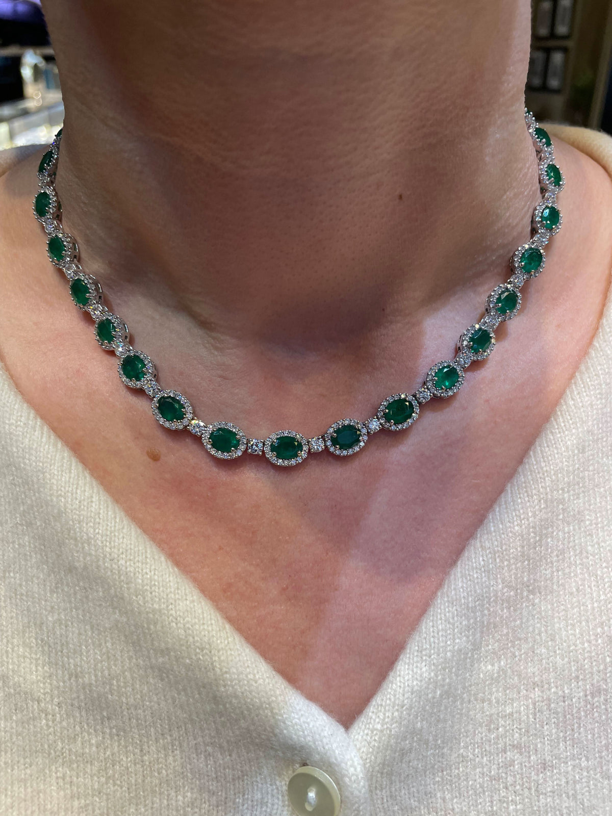 Exquisite 23.45ct Oval Emerald and 18.65ct Diamond 18k Gold Necklace