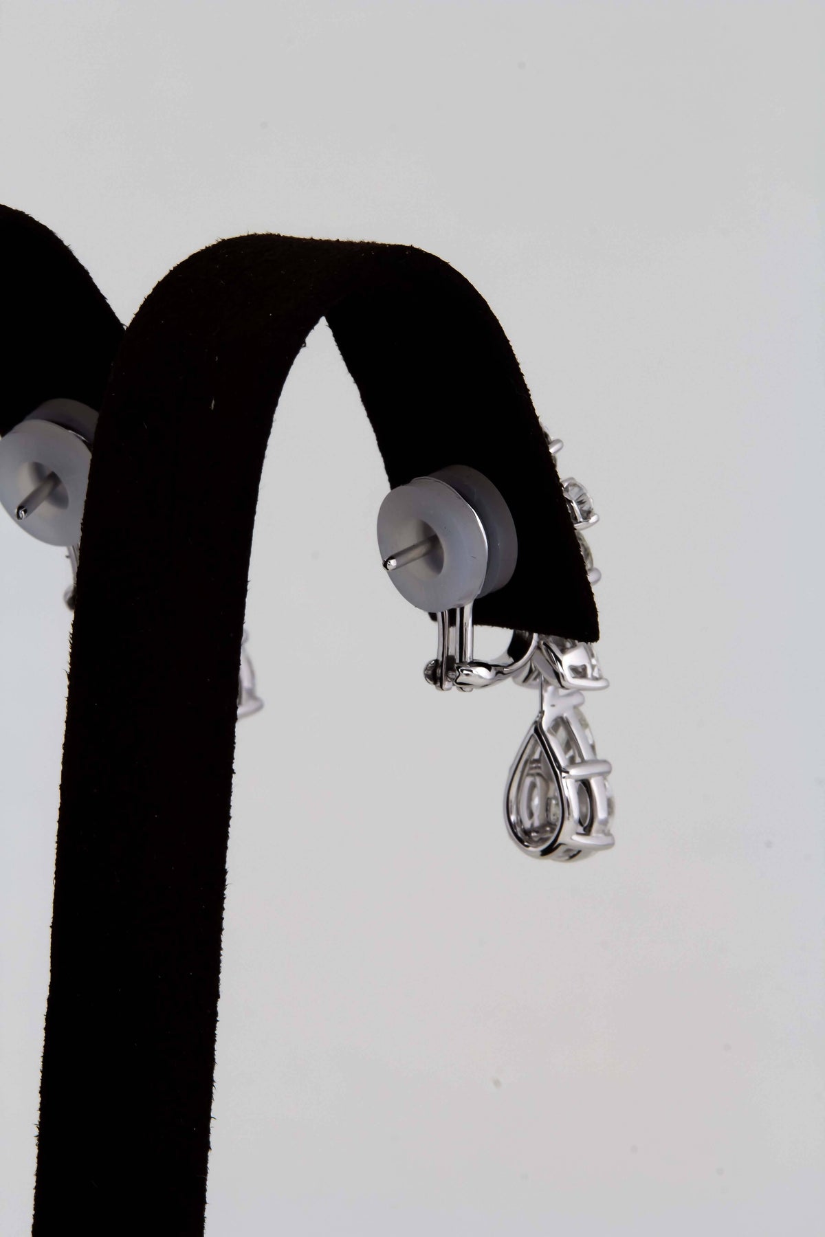 Classic 18k White Gold Diamond Drop Earrings in Pear Shape