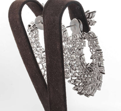 https://a.1stdibscdn.com/archivesE/jewelry/1stdibs/101614/DiamondScene_CC_DM//10/IMG_2044.jpg