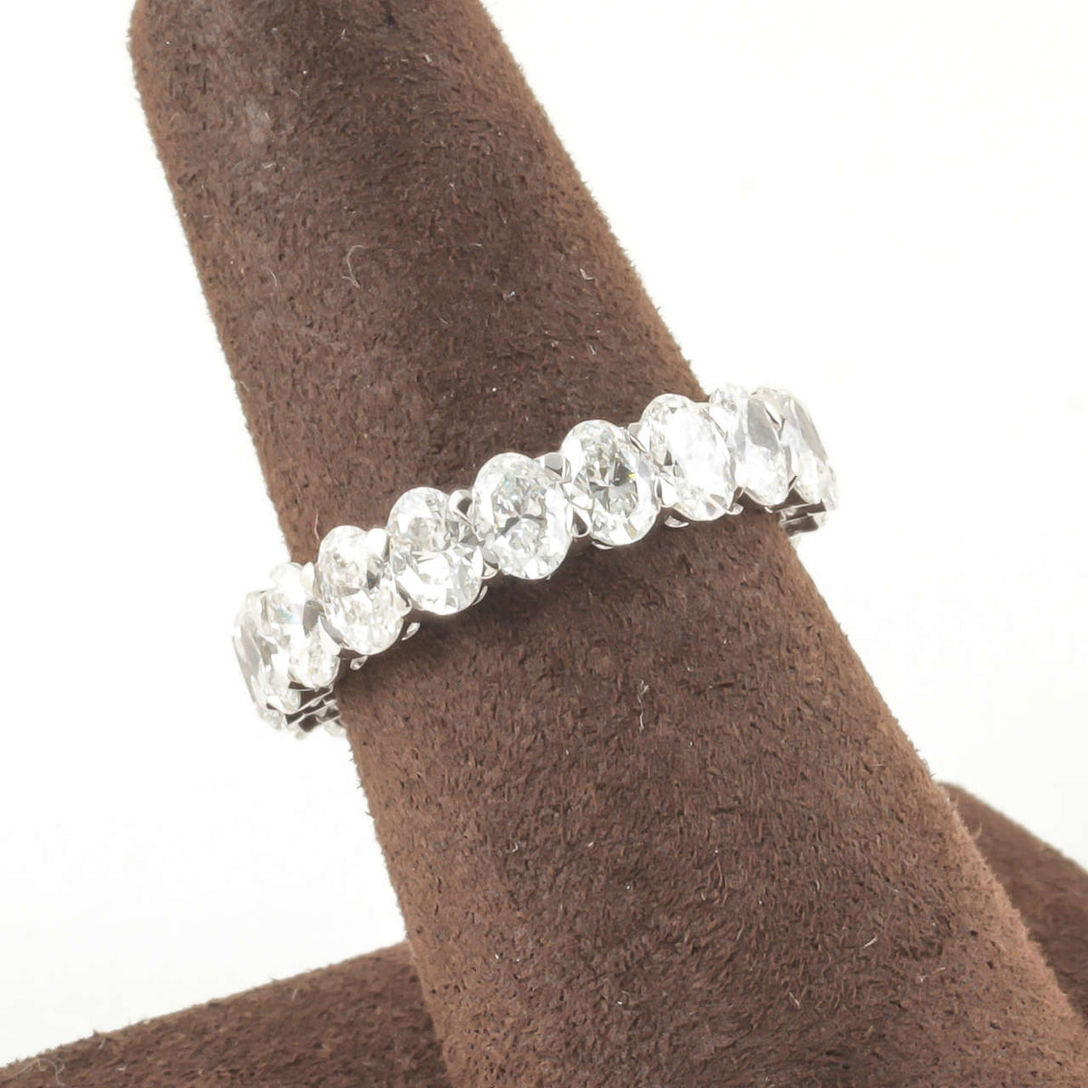 https://a.1stdibscdn.com/archivesE/jewelry/1stdibs/111014/DiamondScene_CC_DM//02/IMG_3195.jpg