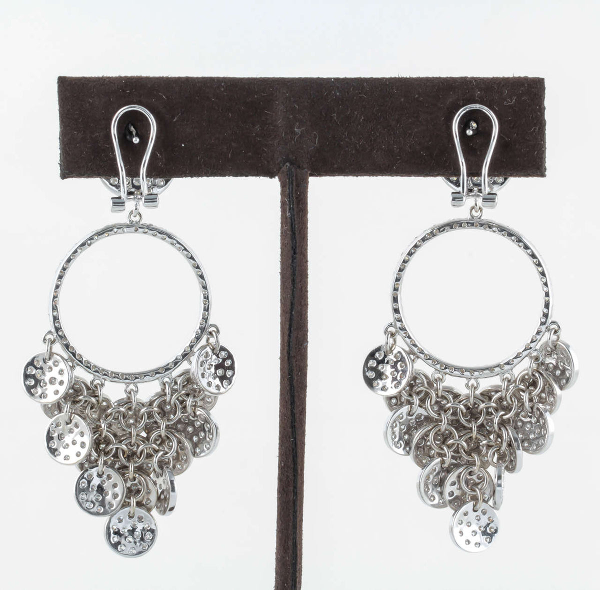 https://a.1stdibscdn.com/archivesE/jewelry/1stdibs/111014/DiamondScene_CC_DM//08/IMG_3223.jpg
