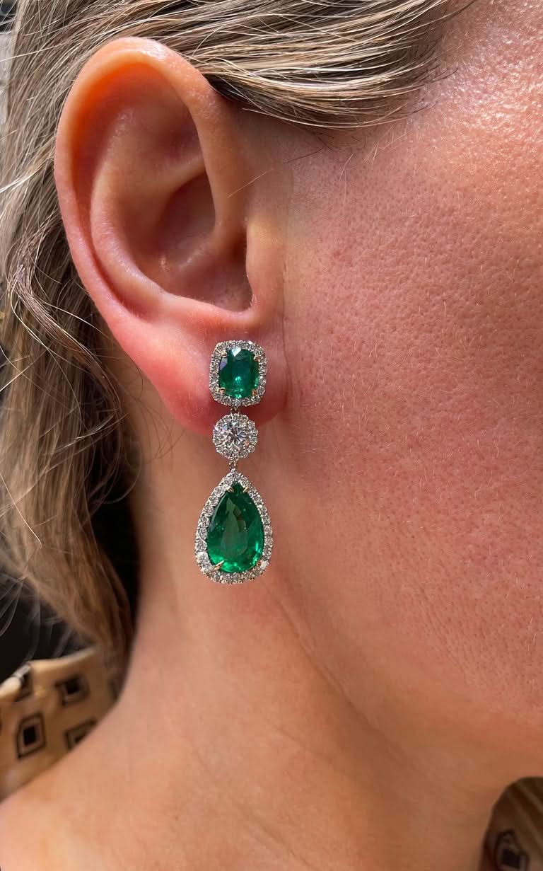 https://a.1stdibscdn.com/emerald-and-diamond-drop-earrings-for-sale-picture-7/j_415/j_229928921717078772240/2P6A1503_master.jpg?width=768