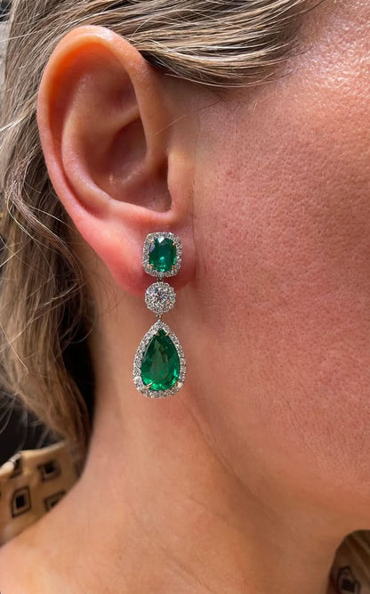 https://a.1stdibscdn.com/emerald-and-diamond-drop-earrings-for-sale-picture-7/j_415/j_229928921717078772240/2P6A1503_master.jpg?width=768