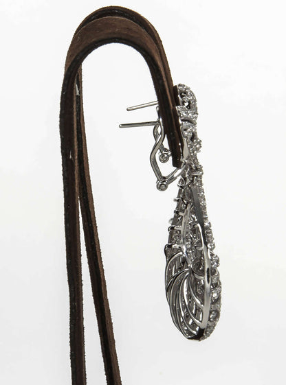 https://a.1stdibscdn.com/archivesE/jewelry/1stdibs/061115/DiamondScene_JWL_CC_DM//10/X.jpg
