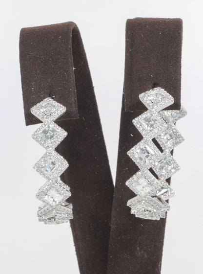 https://a.1stdibscdn.com/archivesE/jewelry/1stdibs/051514/DiamondScene_CC_DM//08/B.jpg