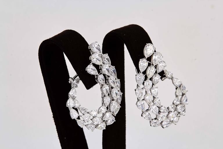 Diamond Scene Stunning 15.49ct Pear Shaped Diamond Gold Swirl Earrings