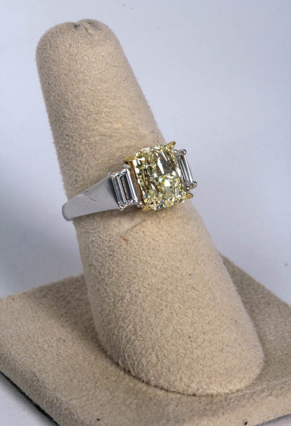 https://a.1stdibscdn.com/archivesE/jewelry/1stdibs/011314/DiamondSceneCC_DM//14/IMG_6925.jpg