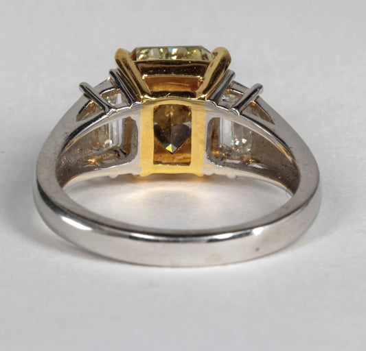 https://a.1stdibscdn.com/archivesE/jewelry/1stdibs/011314/DiamondSceneCC_DM//14/IMG_6926.jpg
