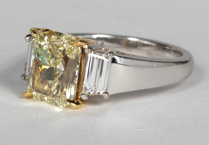 Unique GIA 2.86ct Fancy Light Yellow Radiant Diamond Platinum Engagement Ring