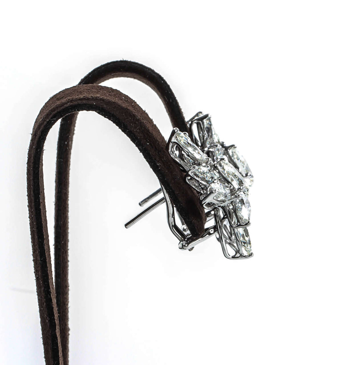 https://a.1stdibscdn.com/archivesE/jewelry/1stdibs/012215/DiamondScene_CC_DM//05/IMG_7000.jpg