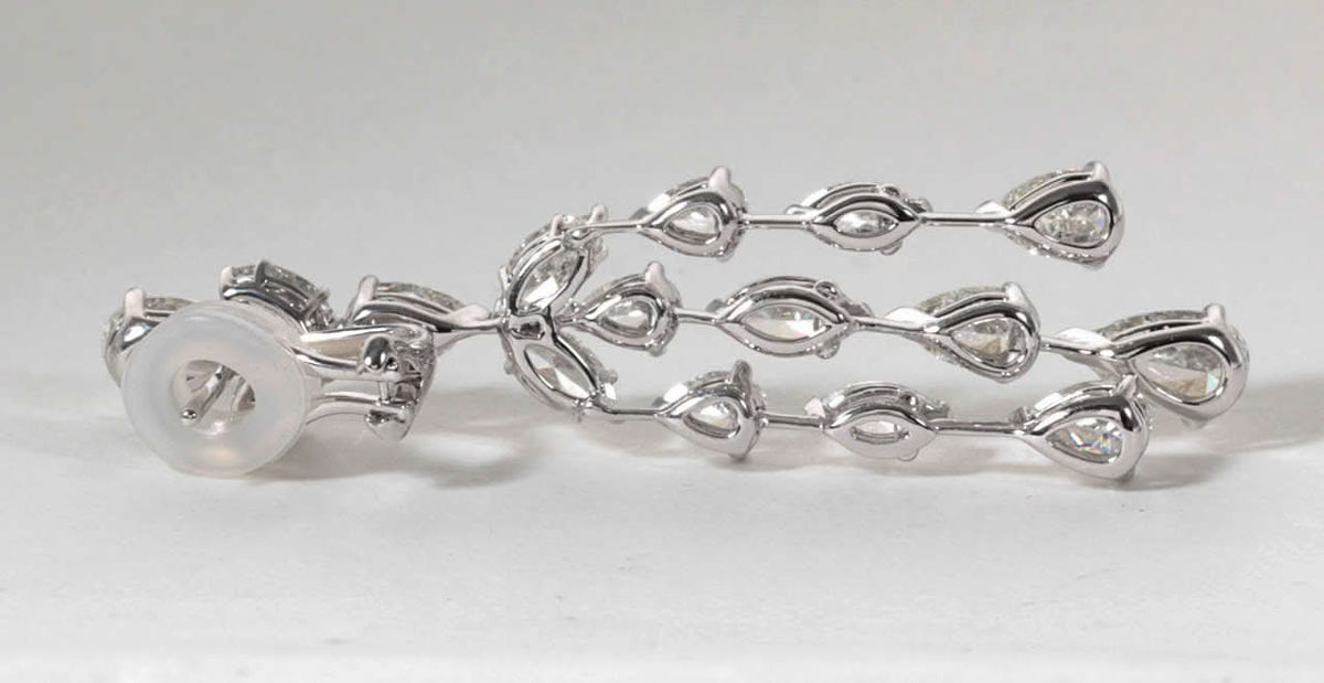 https://a.1stdibscdn.com/archivesE/jewelry/1stdibs/061614/DiamondScene_CC_DM//07/IMG_7454.jpg