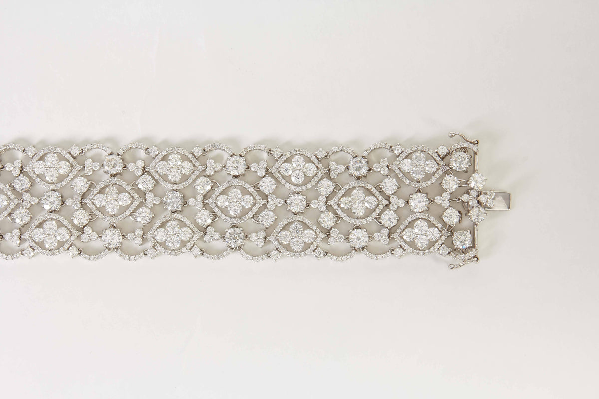 Exquisite 28.12 Carat Diamond Lace Bracelet in 18k White Gold