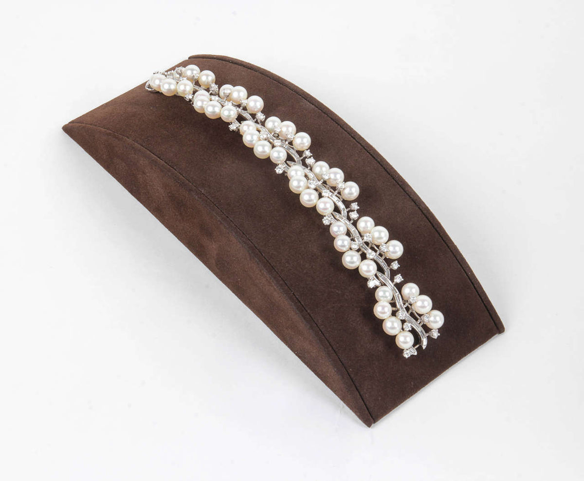 https://a.1stdibscdn.com/archivesE/jewelry/1stdibs/022415/DiamondScene_CC_DM//07/IMG_8971.jpg