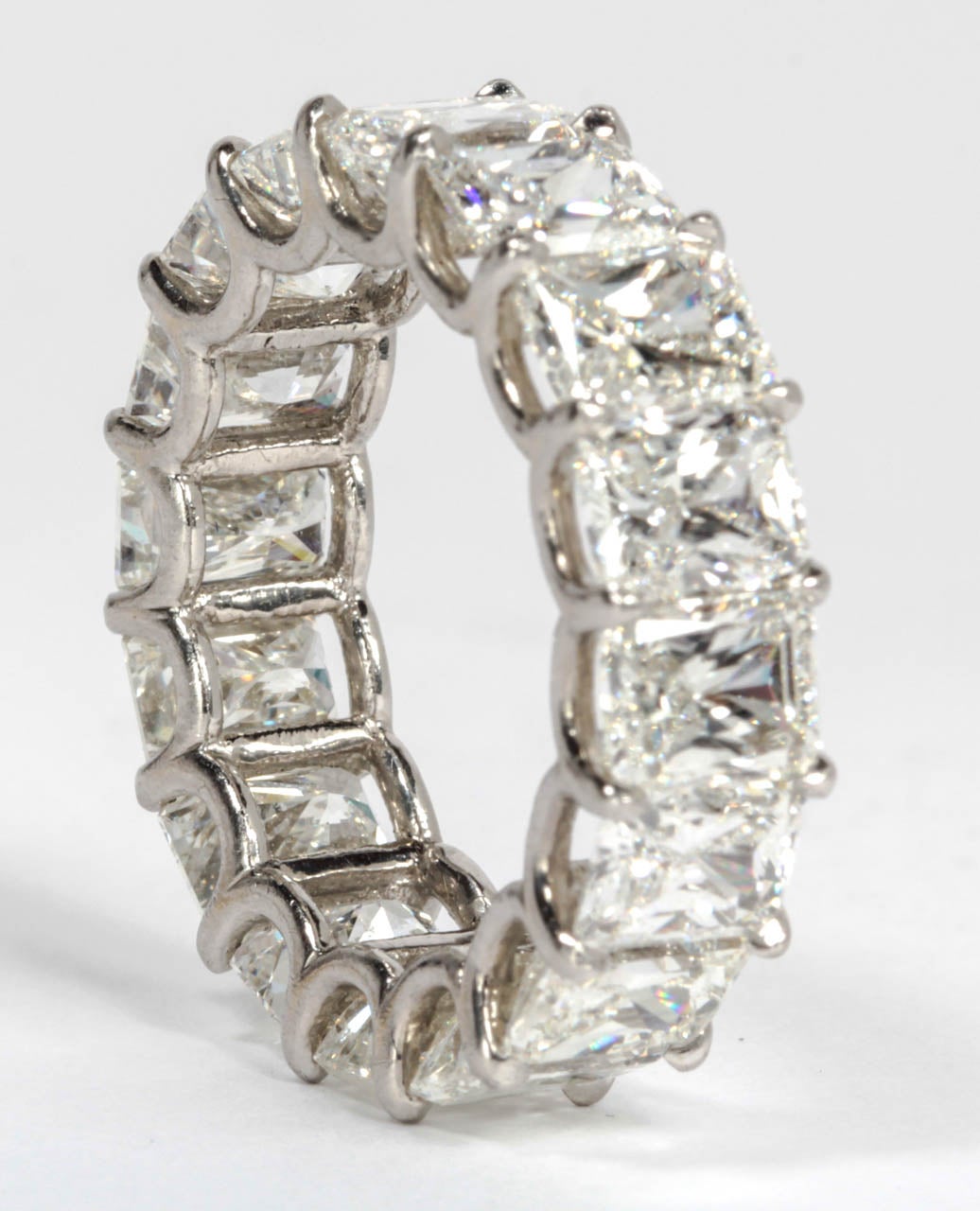 https://a.1stdibscdn.com/archivesE/jewelry/1stdibs/102413/DiamondSceneCC_MDR//09/IMG_9485.jpg