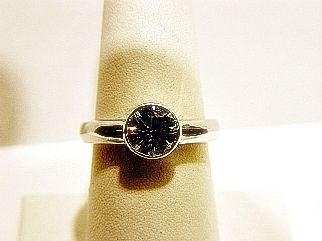 DIAMOND ROUND BRILLIANT SHAPE SOLIATIRE BAND