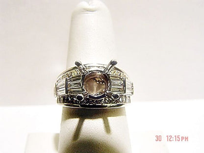 DIAMOND BAGUETTE PRINCESS SHAPE SETTING FOR 3 CARAT ROUND DIAMOND SETTING