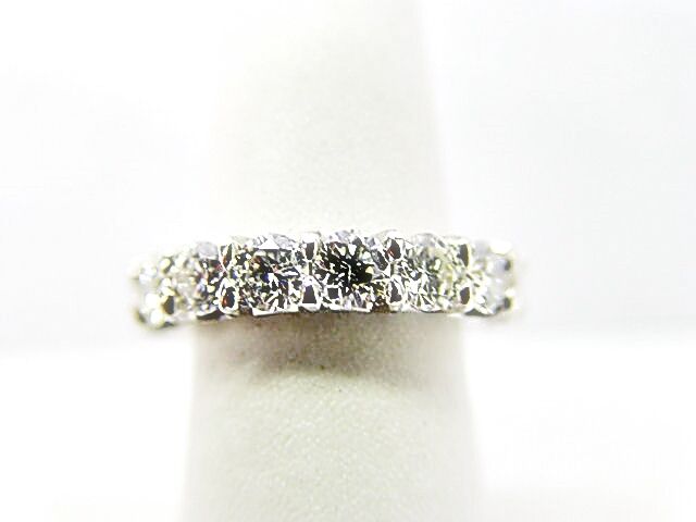 DIAMOND ROUND BRILLIANT SH 16 STONE U BASKET ETERNITY ANNIVERSARY DIAMOND BAND
