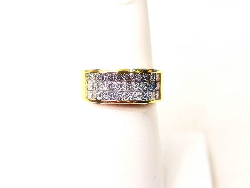 3 ROW PRINCESS CUT TOP ONLY DIAMOND BAND 30 STONES INVISIBLE SET DIAMOND BAND