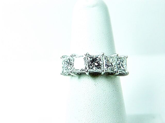 DIAMOND PRINCESS SHAPE COMMON PRONG BASKET SETTING 5 SHAPE DIAMOND BAND