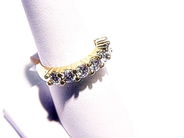 7 STONE ROUND BRILLIANT SHAPE DIAMOND COMMON PRONG SET