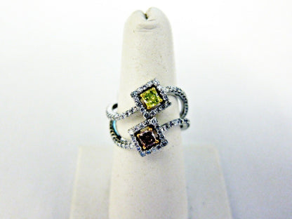 DIAMOND FANCY PINK .15 CT FANCY YELLOWISH GREEN .15 CT PRINCESS SHAPE SET ROUND
