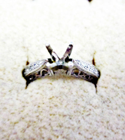 DIAMOND ANTIQUE STYLE SIDE SET TO BACK FOR 3.00 MM STONE