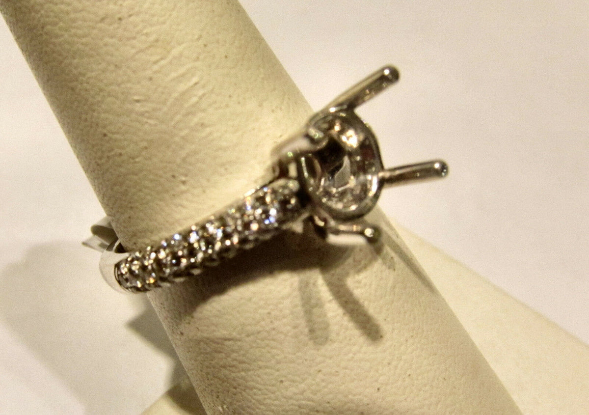 DIAMOND PAVE SETTING