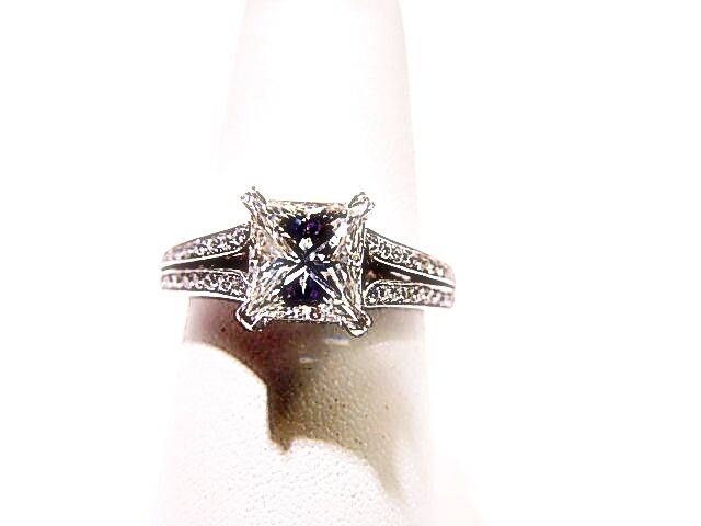 GIA CERTIFICATE D73.9% T78% GIRDLETHIN TO SLIGHTLY.THICK