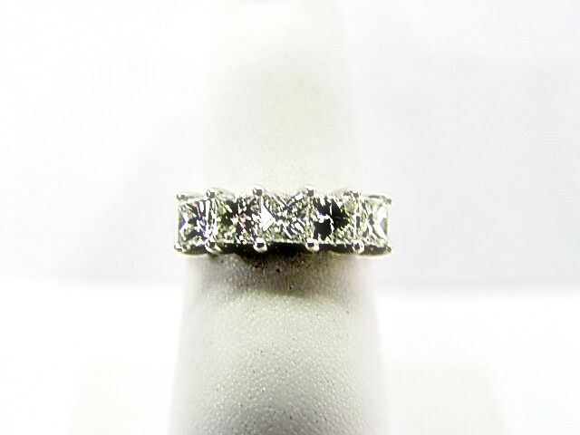 DIAMOND 5 STONE PRINCESS SHAPE COMMON PRONG SET DIAMOND